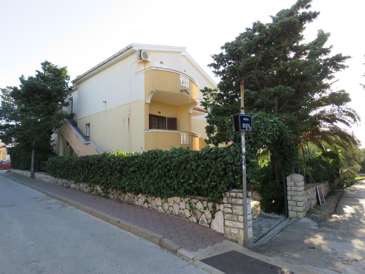 Apartments Palma Novalja Exterior photo