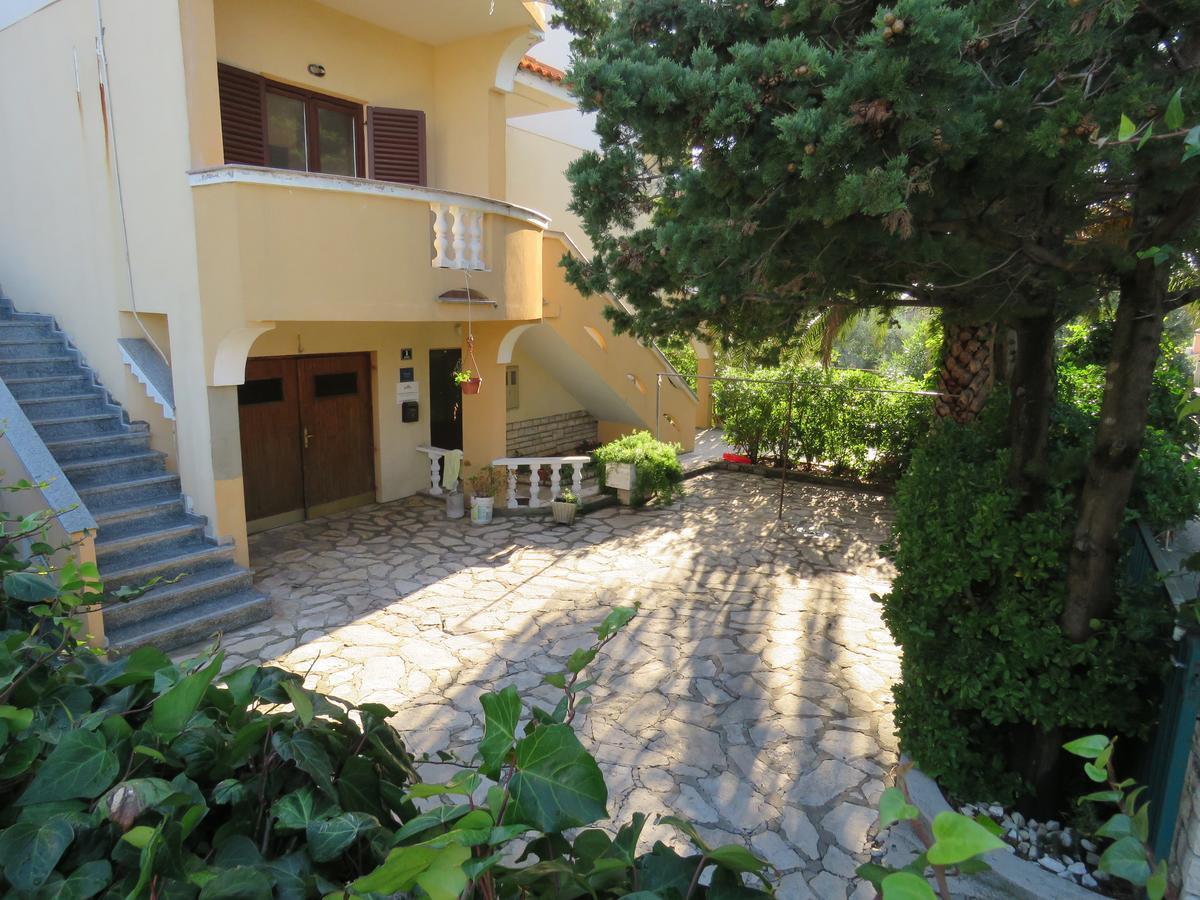 Apartments Palma Novalja Exterior photo